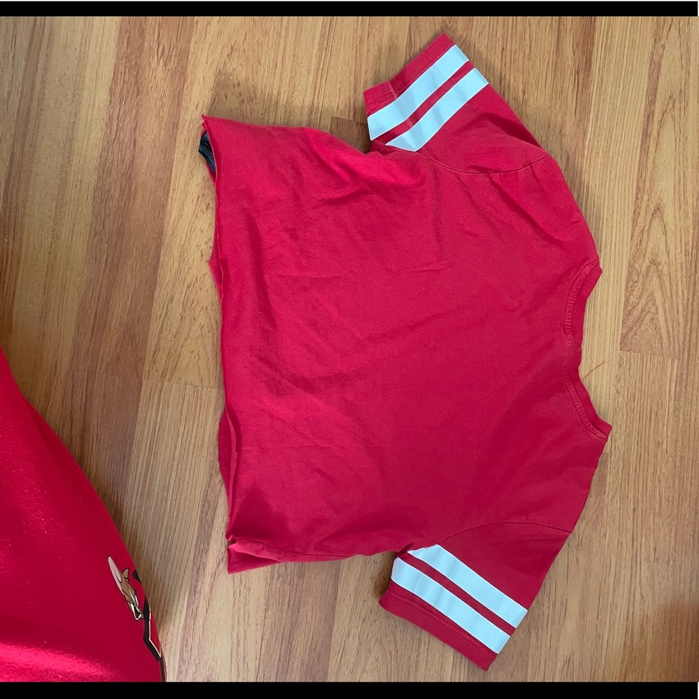 Red t-shirt - Picture 3 of 5